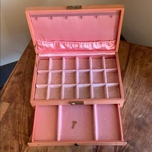 Vintage Mele Jewelry Box in Salmon Pink with Key